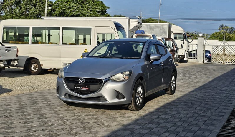 
								Mazda Demio 2017 full									