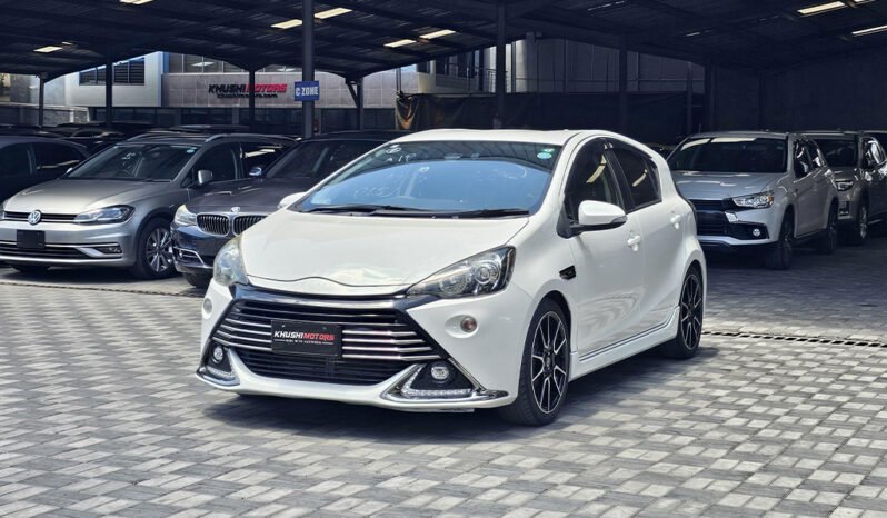 
								Toyota Aqua 2017 full									