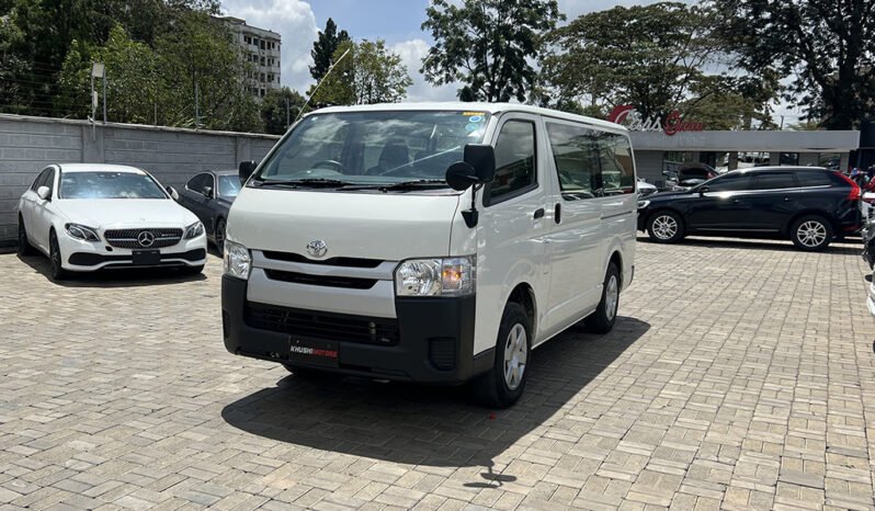 
								Toyota Hiace 2017 full									