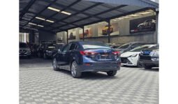 
										Mazda Axela 2017 full									