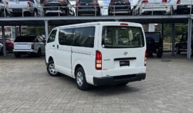 Toyota Hiace 2017