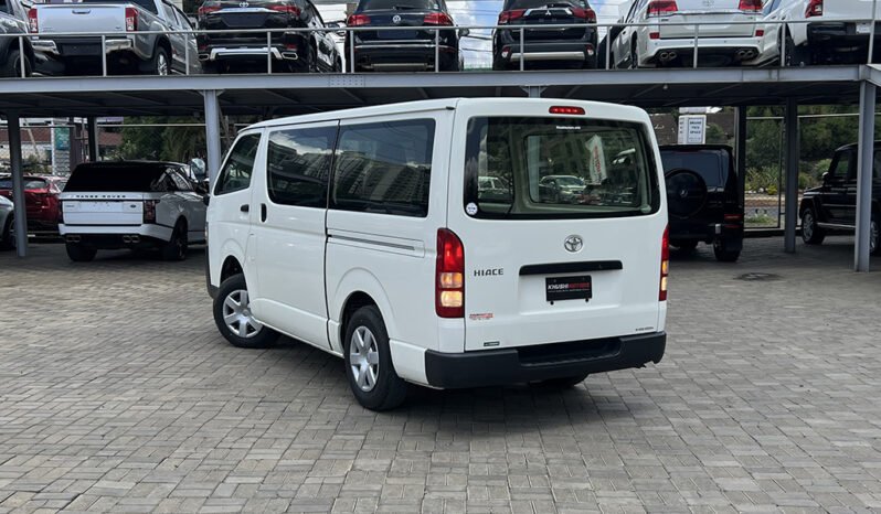 
								Toyota Hiace 2017 full									