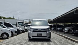 Toyota Voxy 2018