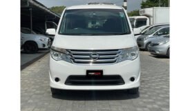 Nissan Serena 2015