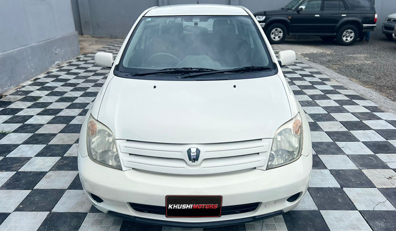 TOYOTA IST 2002