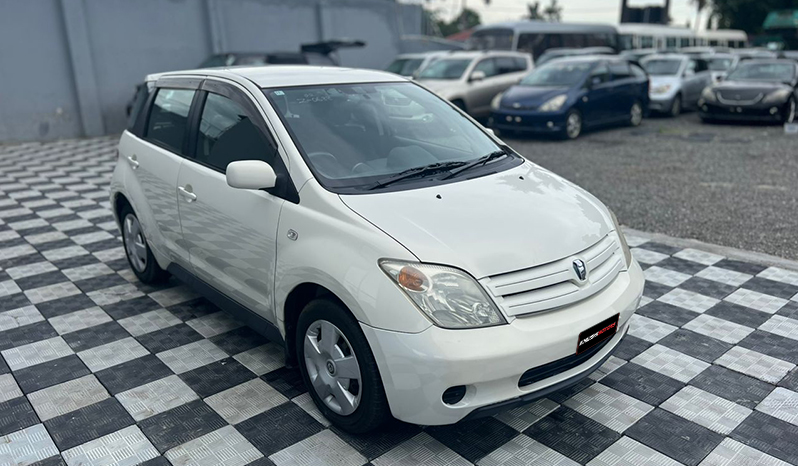 TOYOTA IST 2002