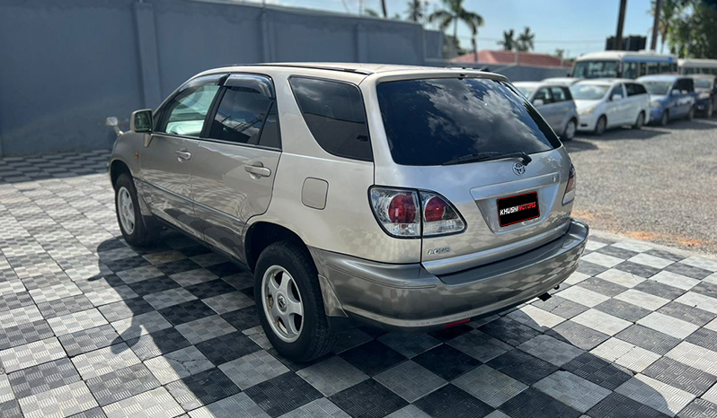 TOYOTA HARRIER 2001