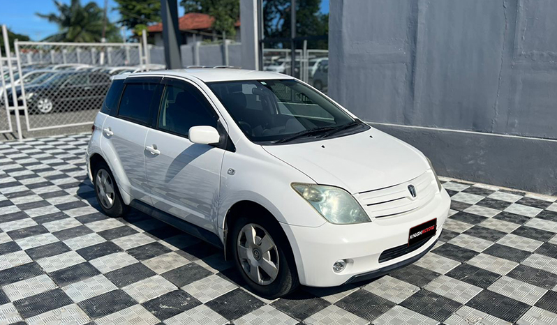 TOYOTA IST 2003