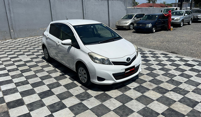 Toyota VITZ 2011