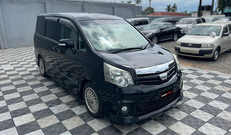 TOYOTA NOAH 2007