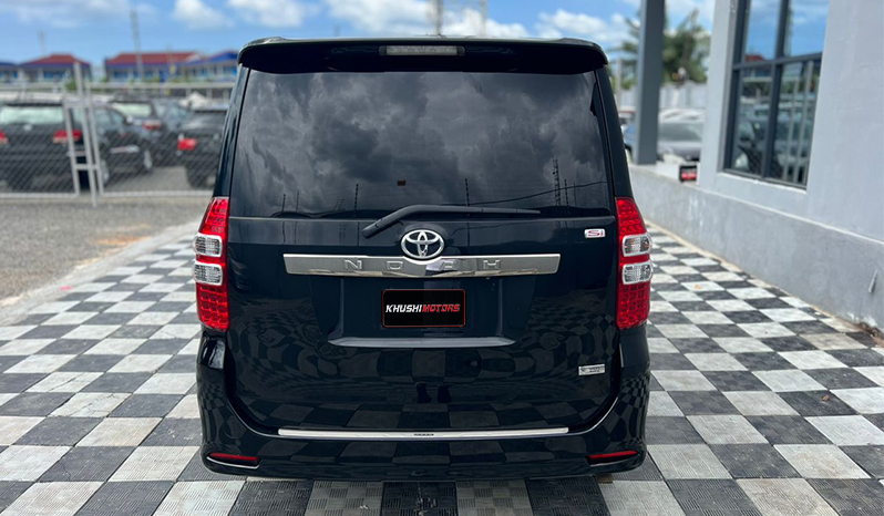 TOYOTA NOAH 2007