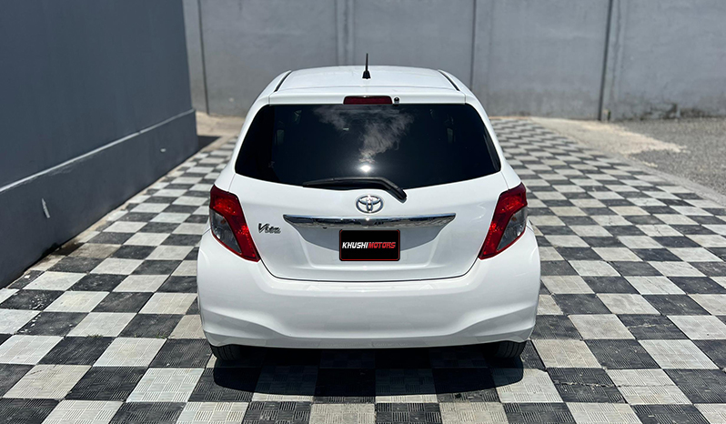 Toyota VITZ 2011