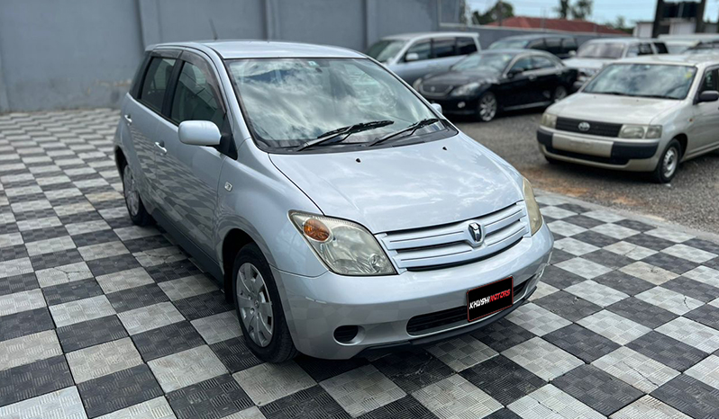 Toyota IST 2002