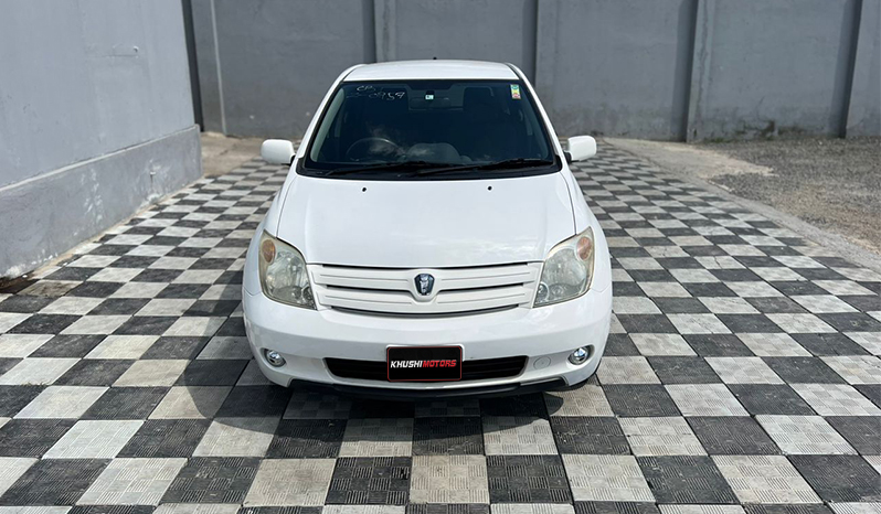 Toyota IST 2003