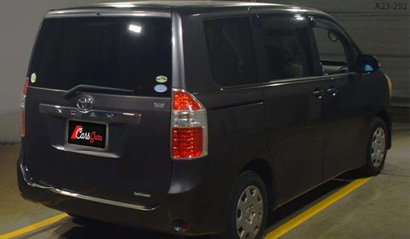 Toyota Noah 2009