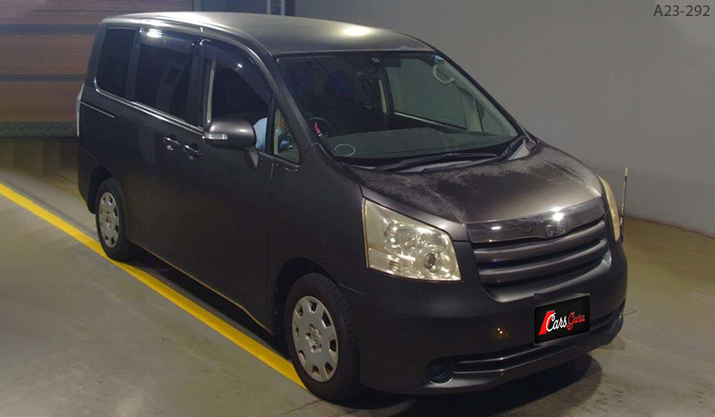 Toyota Noah 2009