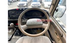 
										HINO LIESSE 2002 full									