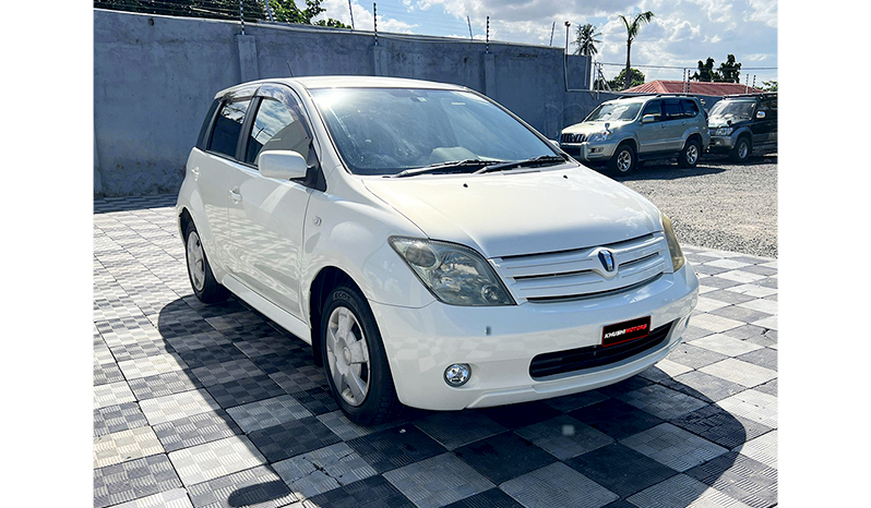 Toyota IST 2005