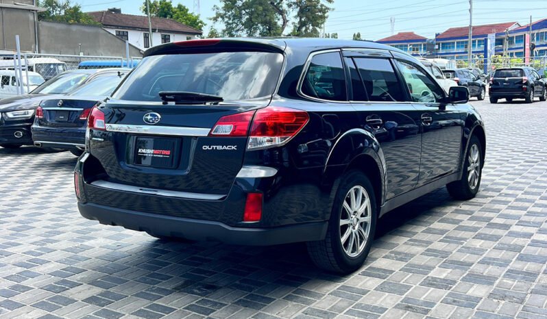 Subaru Outback 2010 full