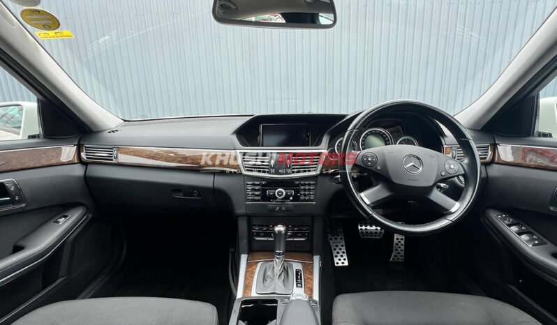 
Mercedes Benz E250 2009 full									