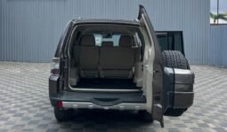 Mitsubishi Pajero 2009 full