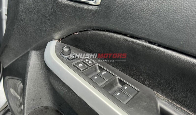 Suzuki Escudo 2015 full