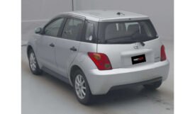 Toyota IST 2003