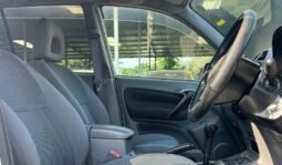 Toyota RAV4 2001 full