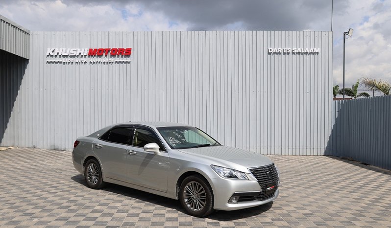 Toyota Crown 2014