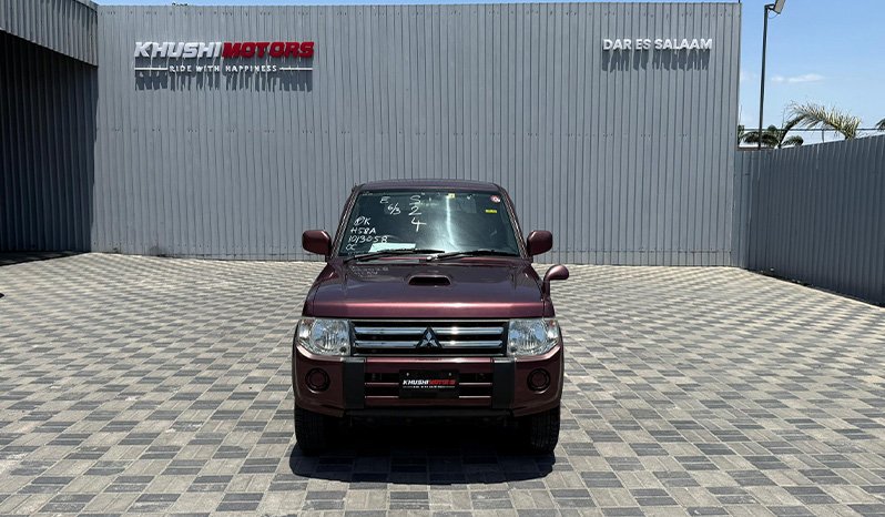 Mitsubishi Pajero 2012 full