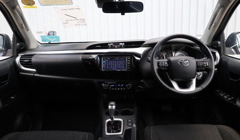 Toyota Hilux 2020 full