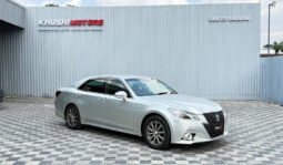 Toyota Crown 2013