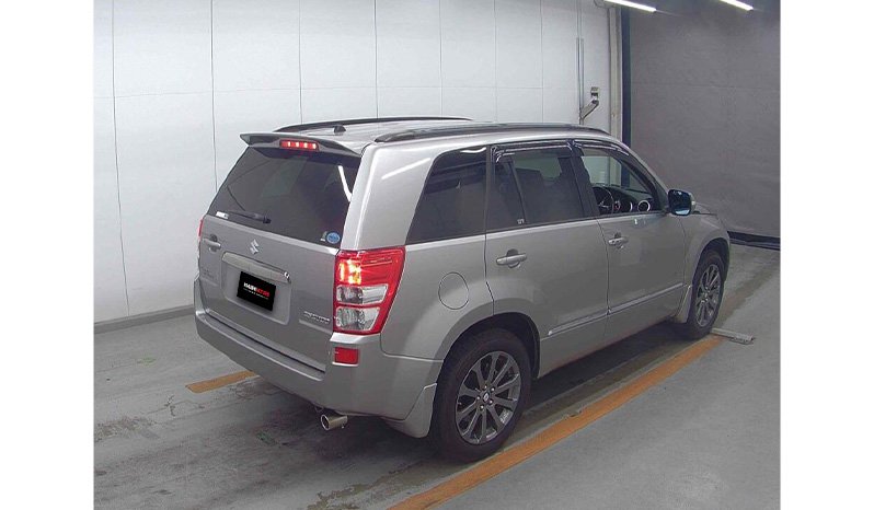 Suzuki Escudo 2015 full