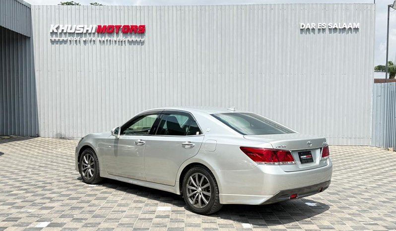 Toyota Crown 2013 full