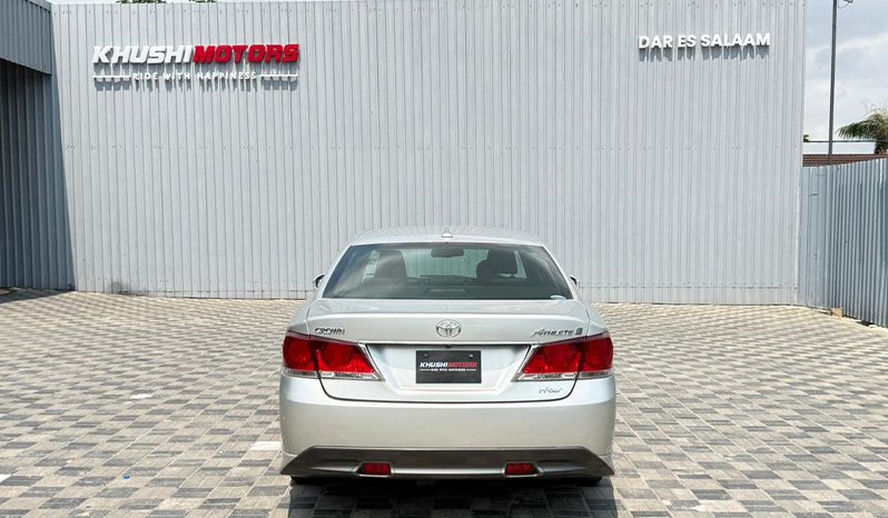 Toyota Crown 2013 full