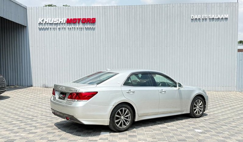 Toyota Crown 2013 full