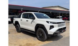 Toyota Hilux 4TREX 2.8 Overland 2025