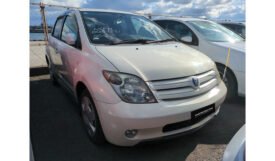 Toyota IST 2003