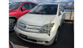 Toyota IST 2003
