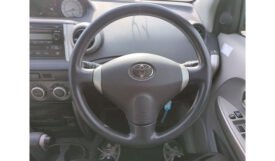 Toyota IST 2003