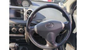 Toyota IST 2003