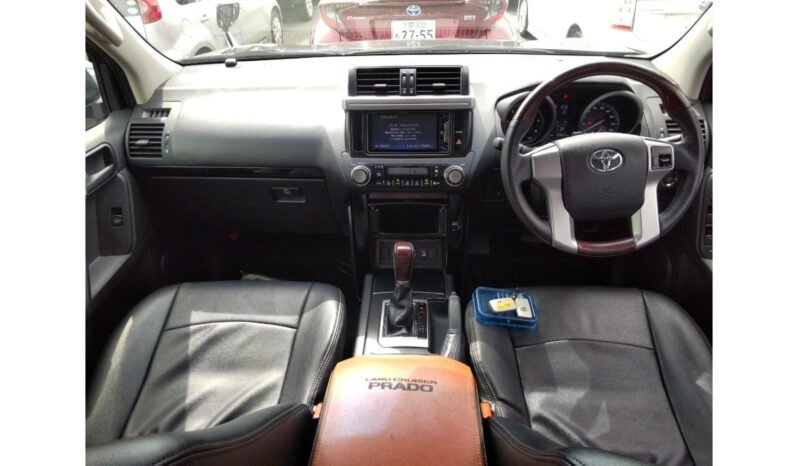 
Toyota Land Cruiser Prado 2017 full									