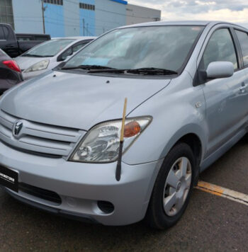 Toyota IST 2004