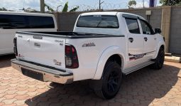 
										Toyota Hilux Double Cab 2013 full									