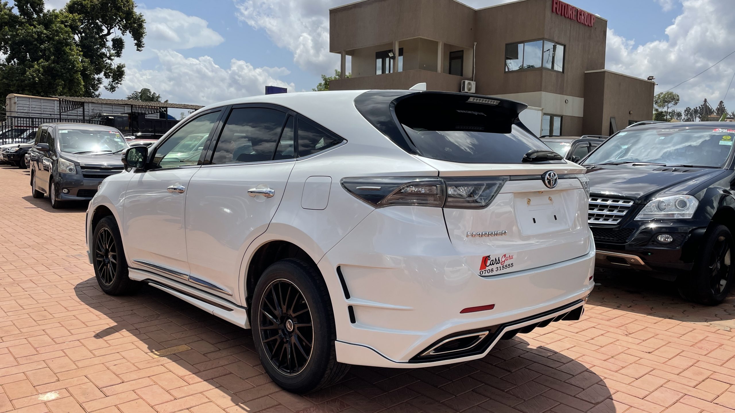 Toyota Harrier 2014