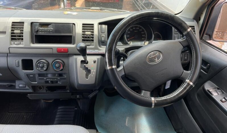 
								Toyota Hiace 2008 full									