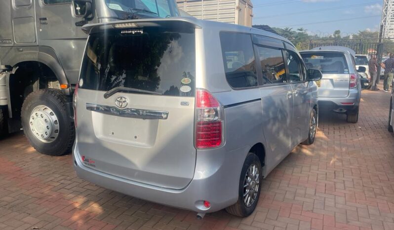 
								Toyota Noah 2008 full									