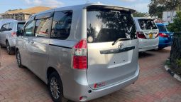 
										Toyota Noah 2008 full									