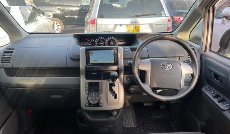 
								Toyota Noah 2008 full									