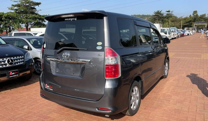 
								Toyota Noah 2008 full									